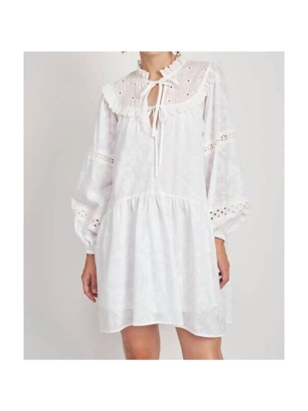 En Saison White Rue Mini Dress size M Medium Eyelet Lace Long Sleeve Ruffle NWT